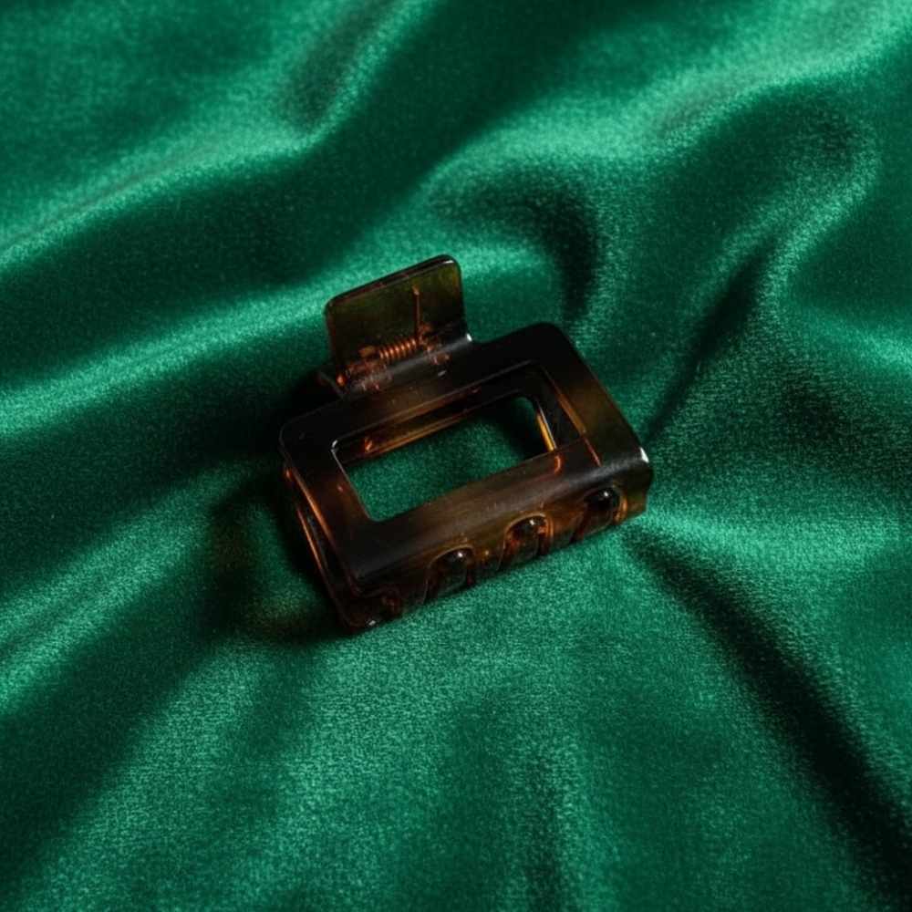 Elegant Brown Small Claw Hair Clip (New) - Picture 2 of 4